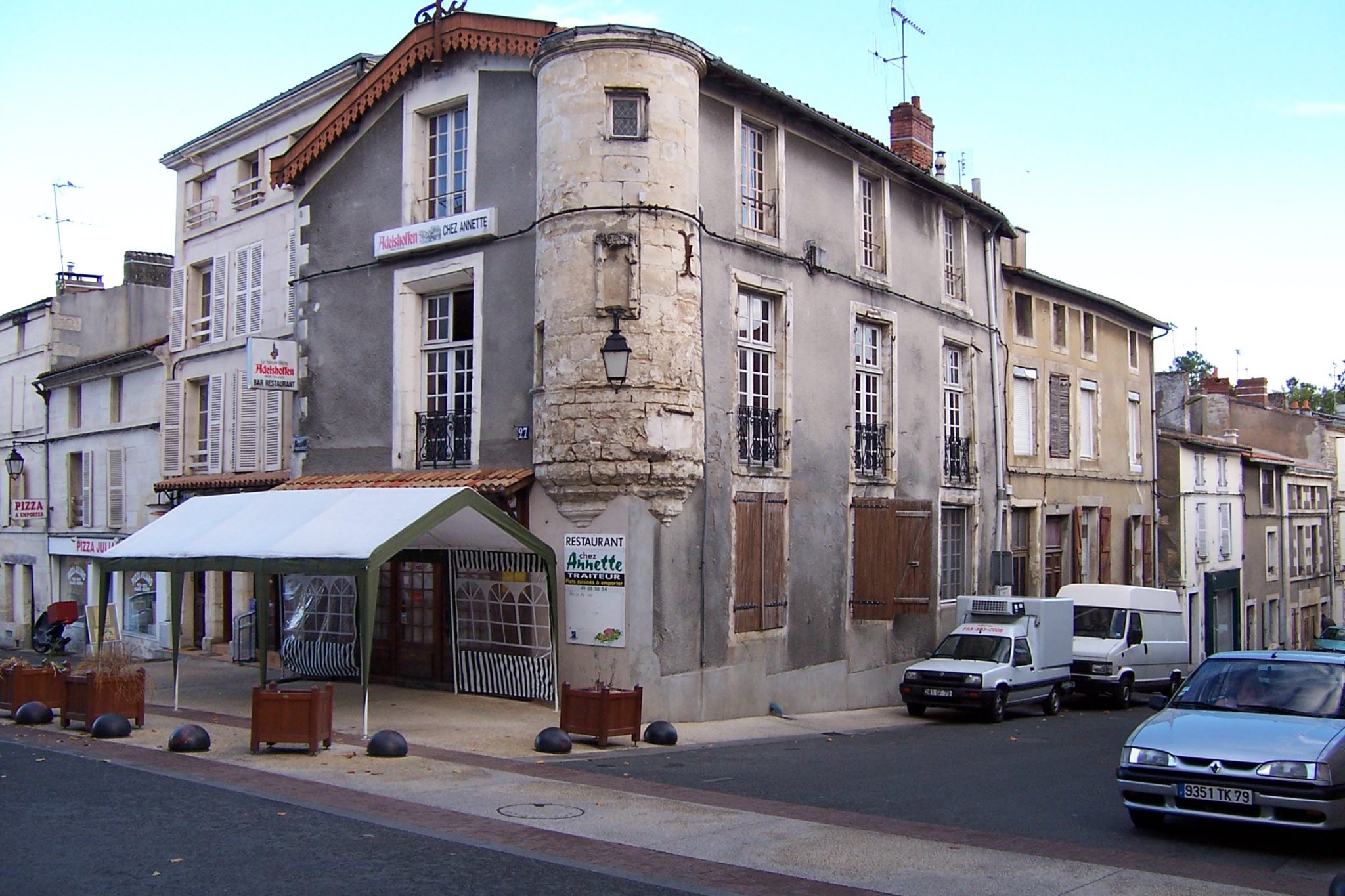 Numéro urgence vétérinaire SAINT-MAIXENT-L'ÉCOLE 79400